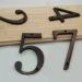 Merum Numéro de maison en bronze - ambiance